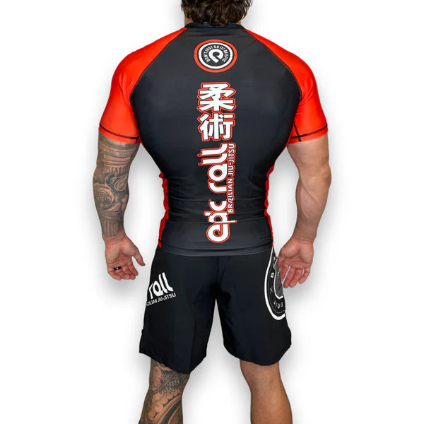 Mostly Peaceful Set Rash Guard + Epic Grappling Shorts 2.0 Epic Roll