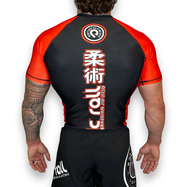 Mostly Peaceful Set Rash Guard + Epic Grappling Shorts 2.0 Epic Roll