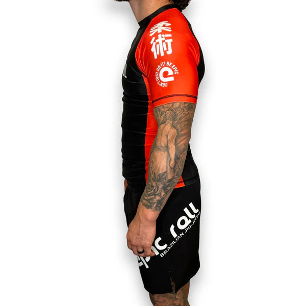 Mostly Peaceful Set Rash Guard + Epic Grappling Shorts 2.0 Epic Roll