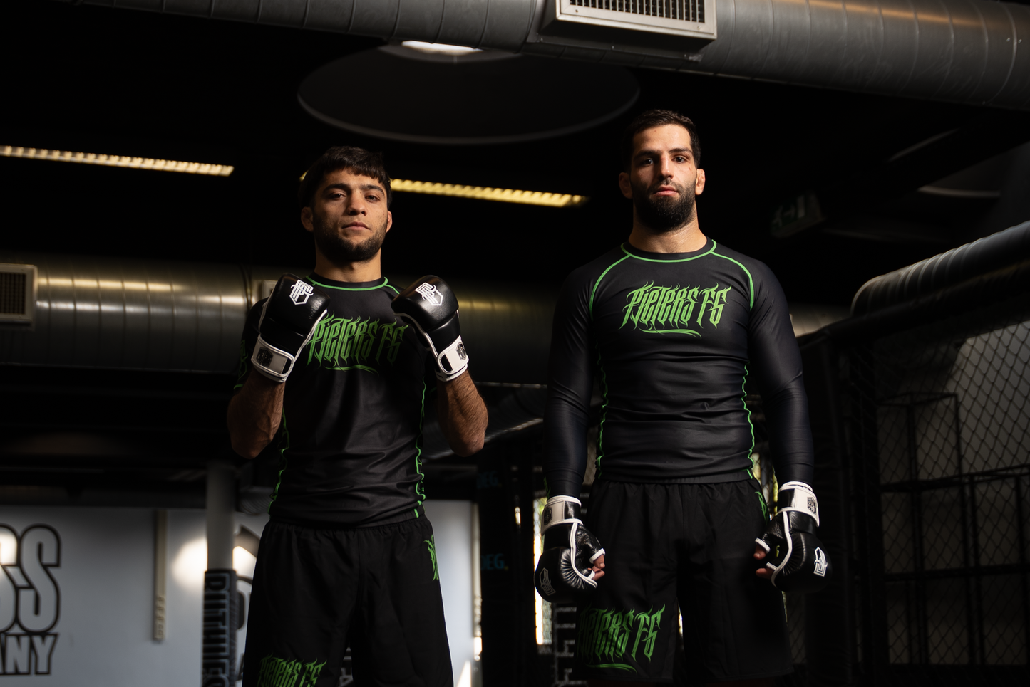 PFG Negro & Verde Rash Guard manga Corta by Pieters Fightgear | Grappling y MMA Premium Apparel