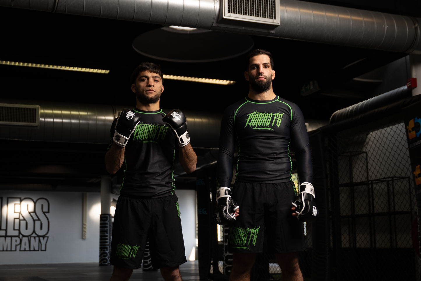 PFG Negro & Verde Rash Guard manga Corta by Pieters Fightgear | Grappling y MMA Premium Apparel
