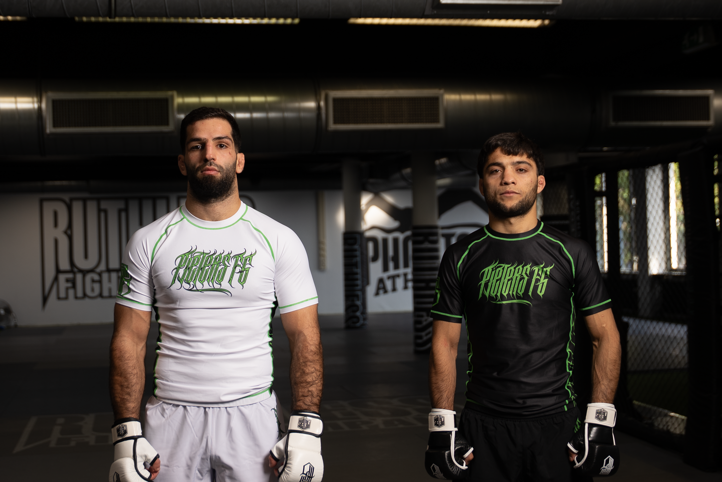 PFG Blanco & Verde Rash Guard Manga Corta by Pieters Fightgear | Grappling y MMA Premium Apparel