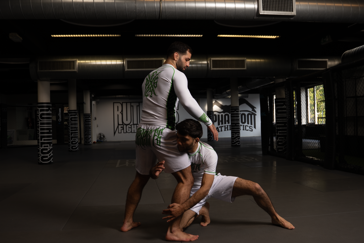 PFG Blanco & Verde Grappling Shorts by Pieters Fightgear | BJJ y MMA Premium Apparel