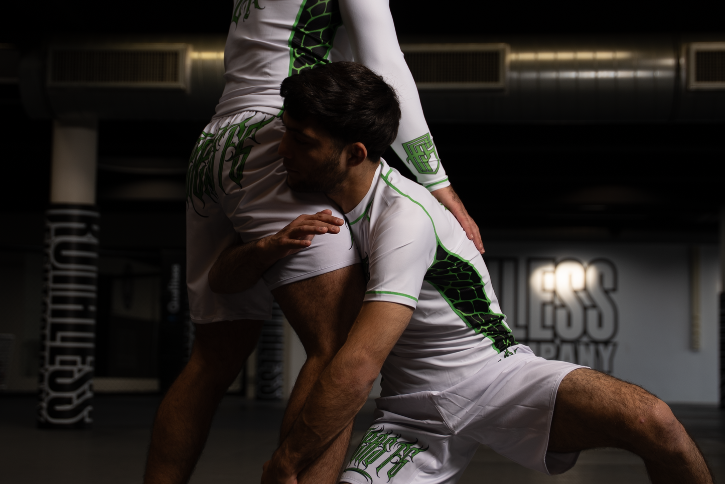PFG Blanco & Verde Grappling Shorts by Pieters Fightgear | BJJ y MMA Premium Apparel