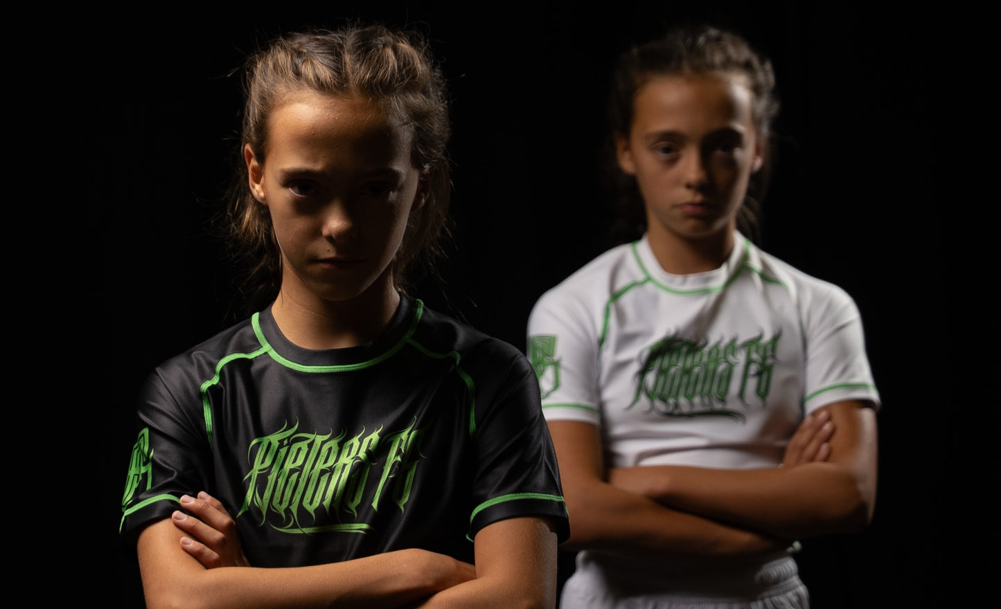 PFG Negro & Verde Rash Guard Manga Larga by Pieters Fightgear | Grappling y MMA Premium Apparel