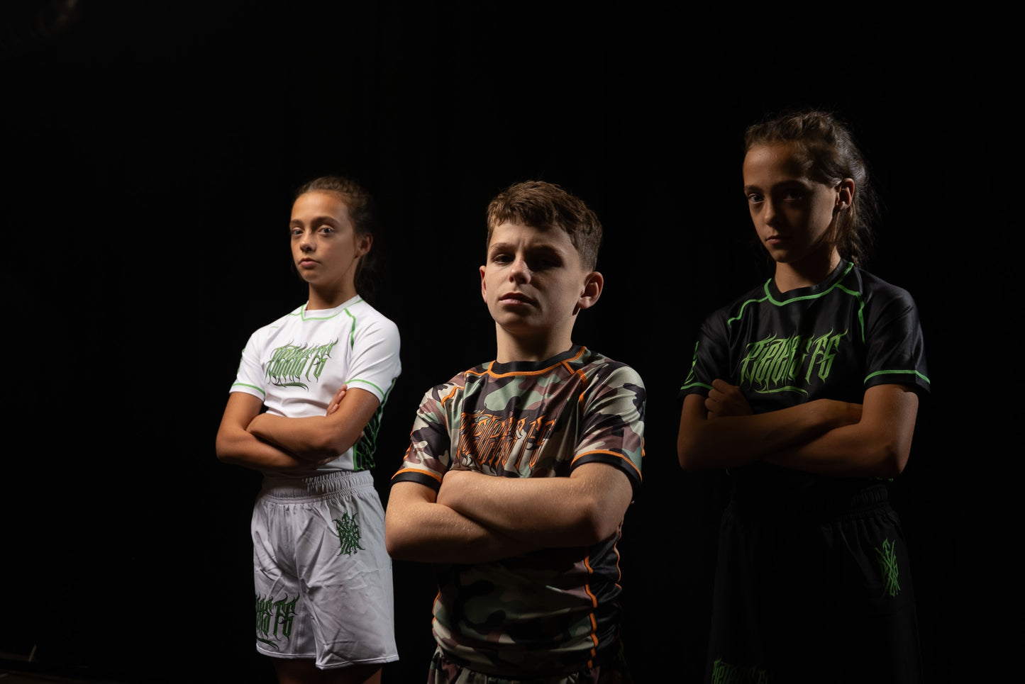 PFG Negro & Verde Rash Guard Manga Larga by Pieters Fightgear | Grappling y MMA Premium Apparel