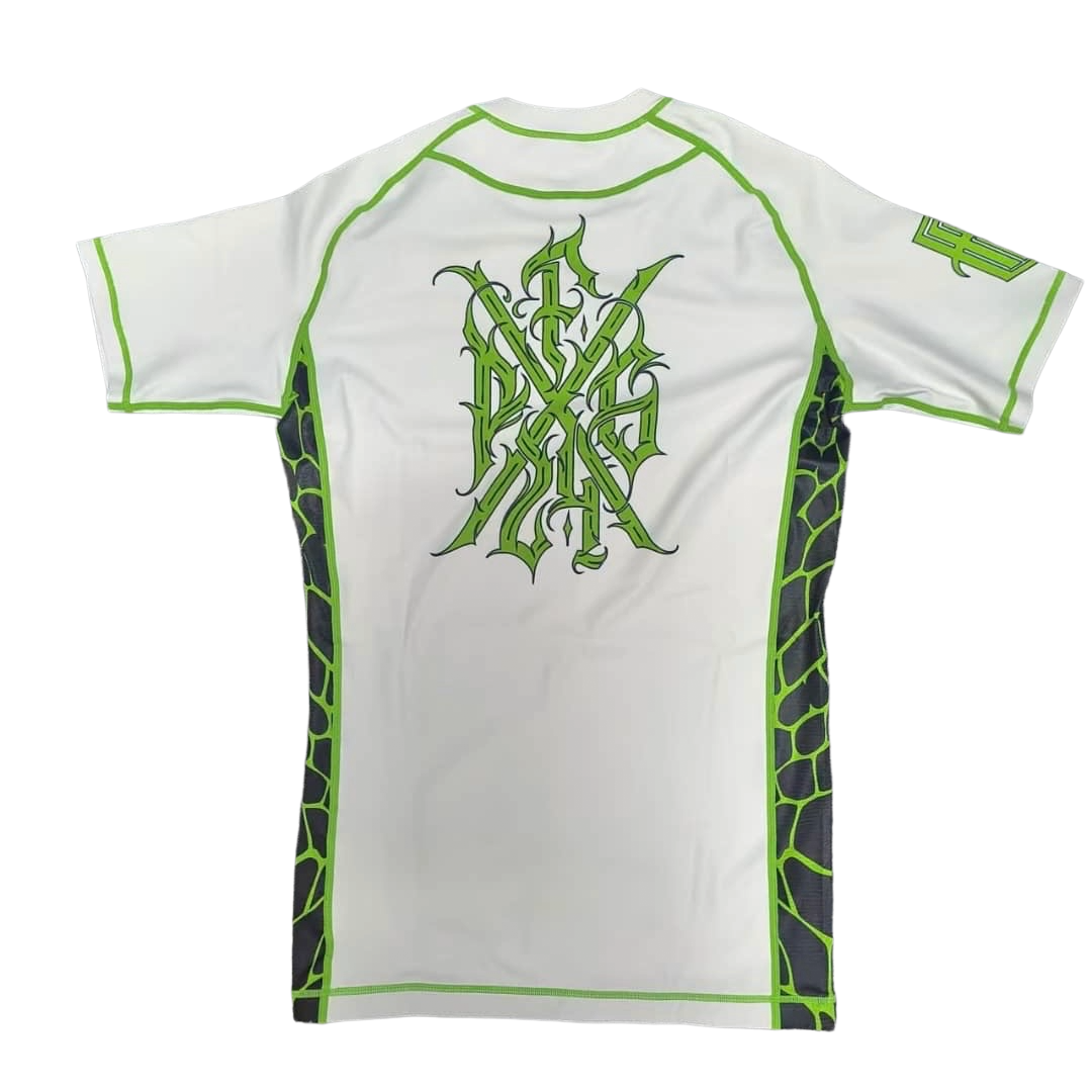 PFG Blanco & Verde Rash Guard Manga Corta by Pieters Fightgear | Grappling y MMA Premium Apparel