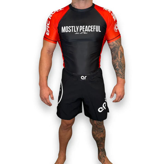Mostly Peaceful Set Rash Guard + Epic Grappling Shorts 2.0 Epic Roll