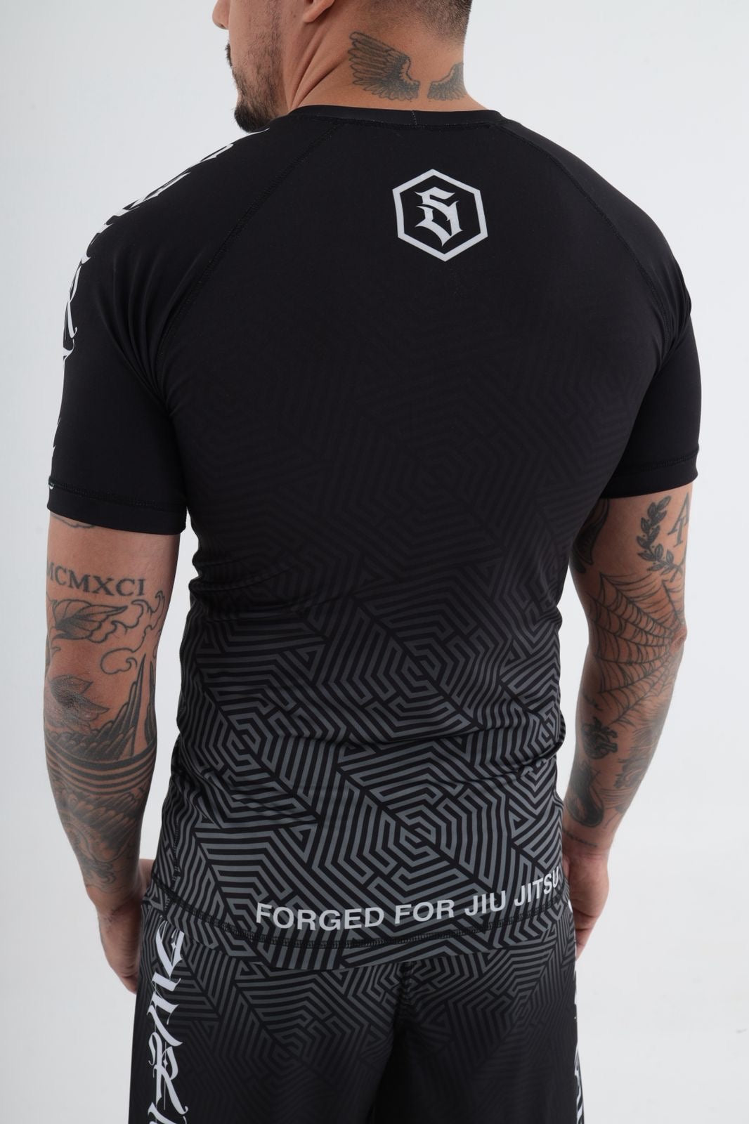 Suerte Geometric Rash Guard